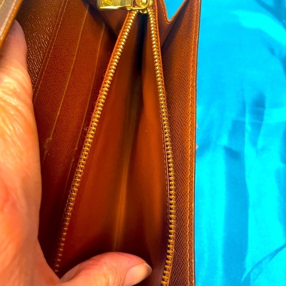 Louis Vuitton Brown and Gold Monogram Clutch Wallet Very Good Condition Unisex - Picture 15 of 16